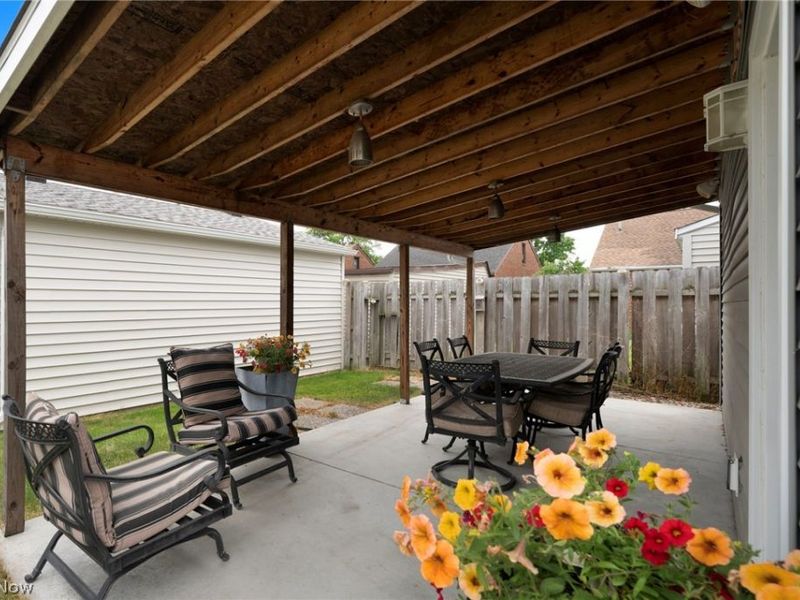 8327 Renwood Drive , Parma, OH 44129 Photo 22