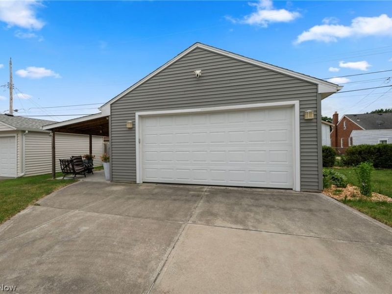 8327 Renwood Drive , Parma, OH 44129 Photo 23