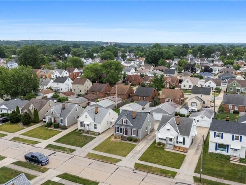 8327 Renwood Drive , Parma, OH 44129 Photo 30