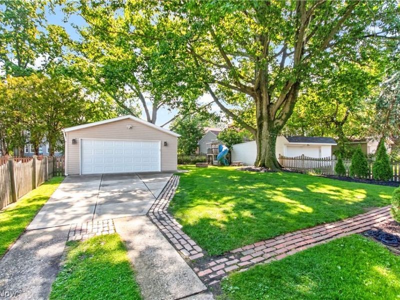 2649 Lakeview Avenue , Rocky River, OH 44116 Photo 3