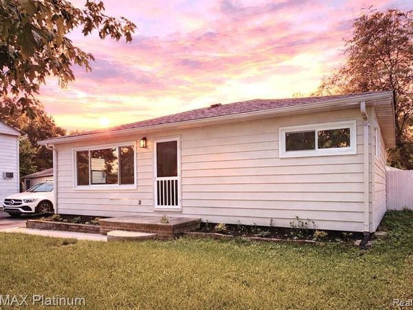 208 Devonshire St , York Twp, MI 48198