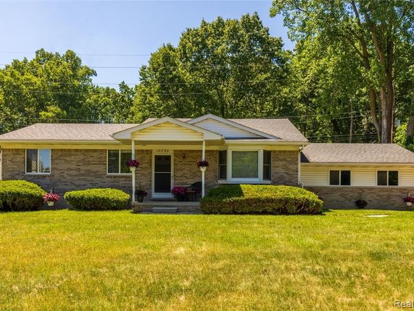 13390 Cogswell Street, Romulus, MI 48174