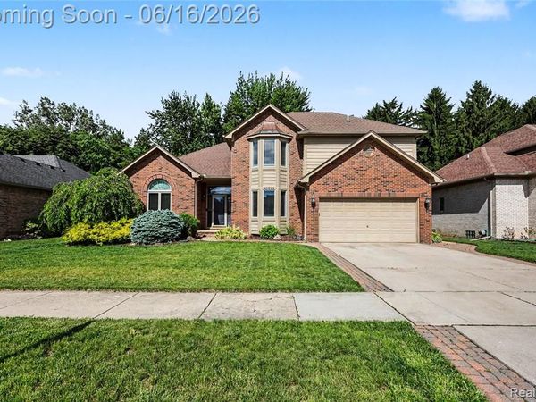 49033 Deerfield Park, Macomb Twp, MI 48044