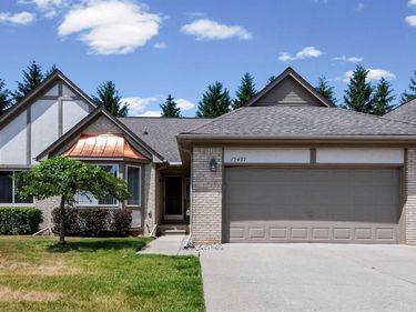 15437 Pebble Pointe Drive, Clinton Twp, MI 48038