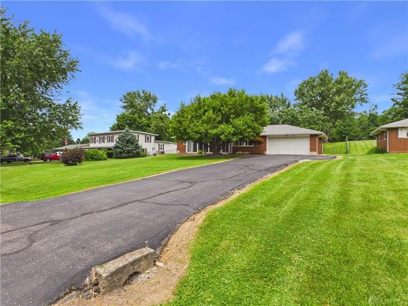 2974 Valley View Drive, Fairborn, OH 45432 Photo 2