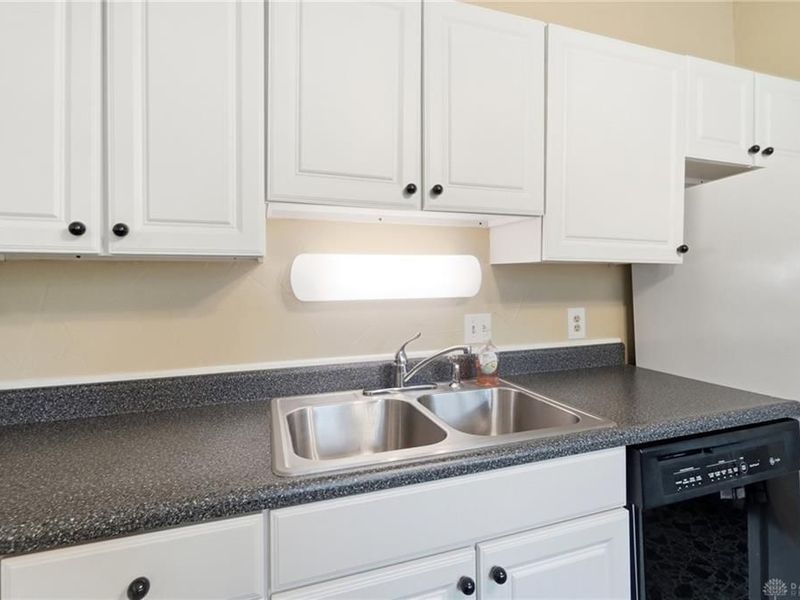 838 W Kemper Road, Forest Park, OH 45240 Photo 17