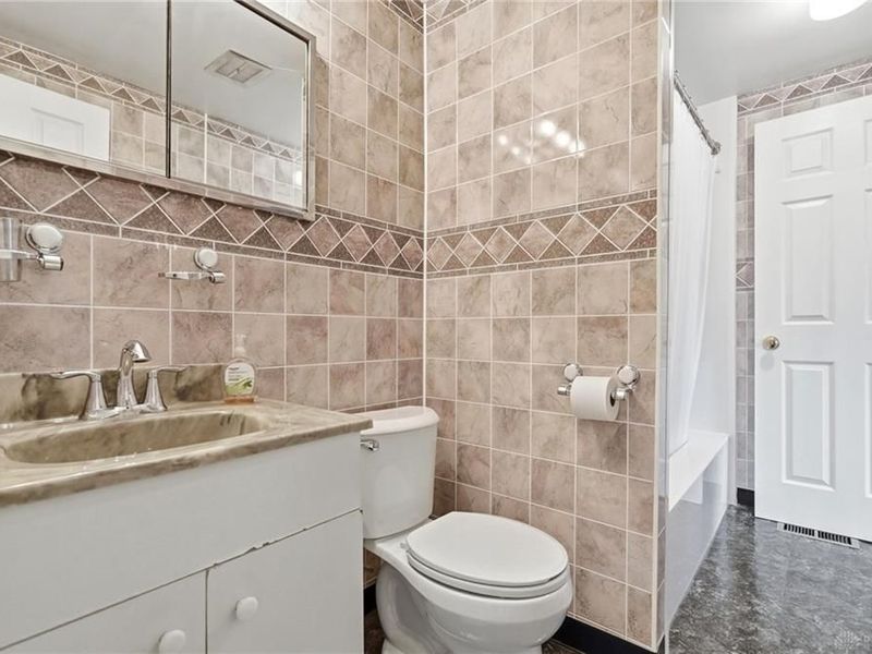 838 W Kemper Road, Forest Park, OH 45240 Photo 24
