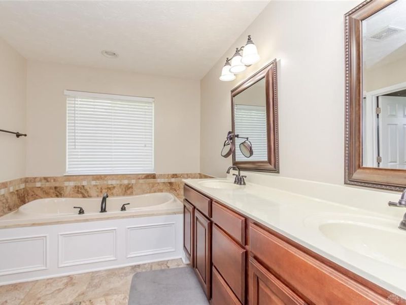 2186 Tourney Trail, Beavercreek, OH 45434 Photo 8