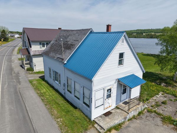 453 Main Street , Saint Agatha, ME 04772