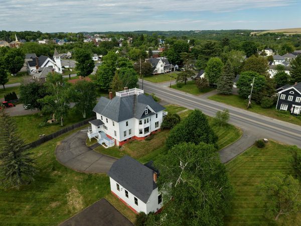 636 Main Street , Caribou, ME 04736