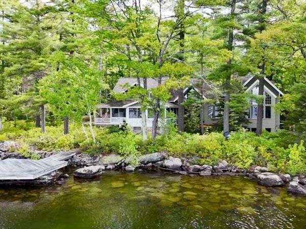 19 Tapley Cove Road, Raymond, ME 04071