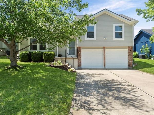 11204 N Booth Avenue, Kansas City, MO 64157