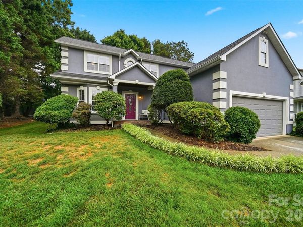 5666 Gold Creek Bay Drive , Hickory, NC 28601