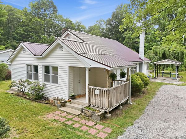 226 Vance Avenue , Black Mountain, NC 28711