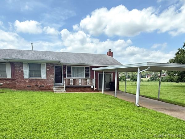520 N 45th West Avenue , Tulsa, OK 74127