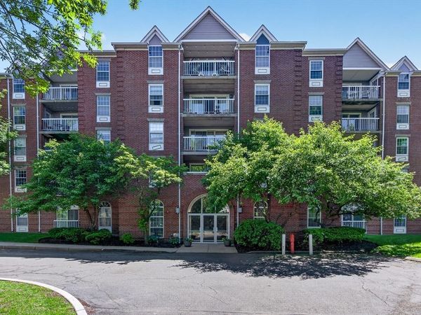200 Captains Row, Unit 202, Chelsea, MA 02150