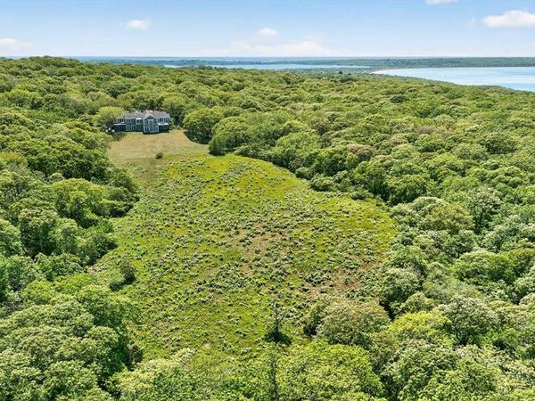 49 Gosnolds Way, Chilmark, MA 02535