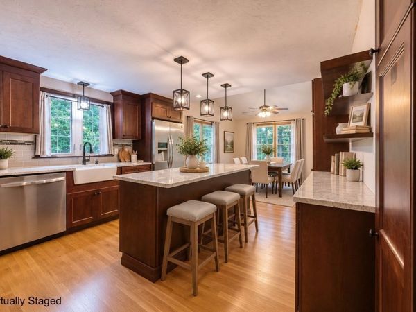 105 Shallow Pond Ln, Plymouth, MA 02360