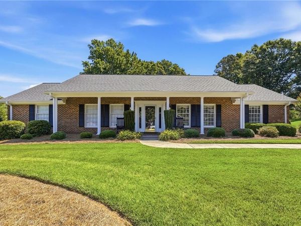 1075 Foothills Drive, Kernersville, NC 27284
