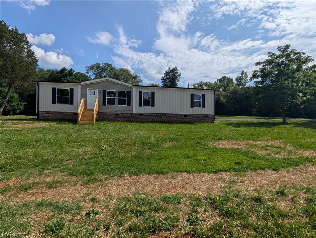 171 Greenwood Street, Lexington, NC 27292 Main Photo