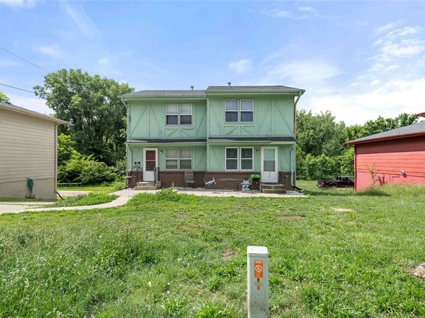 801 & 807 E Mckinley Avenue, Des Moines, IA 50315