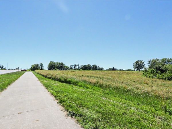 1203 SE Army Post Road, West Des Moines, IA 50265