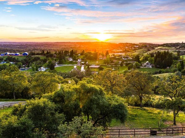 10000 Quail Hill Dr, Newcastle, CA 95658