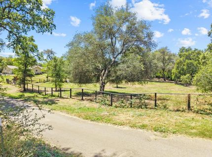 6980 Horseshoe Bar Rd, Loomis, CA 95650 Photo