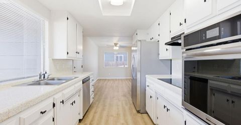 7436 Golden Oak Way, Sacramento, CA 95831 Photo