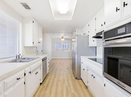 7436 Golden Oak Way, Sacramento, CA 95831 Photo