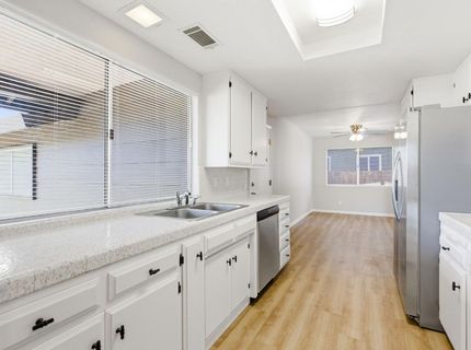 7436 Golden Oak Way, Sacramento, CA 95831 Photo