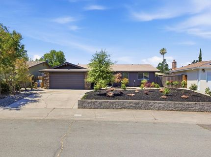 7436 Golden Oak Way, Sacramento, CA 95831 Photo