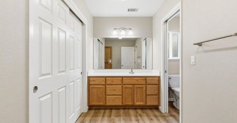 7436 Golden Oak Way, Sacramento, CA 95831 Photo