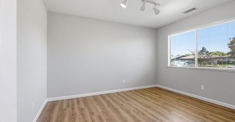 7436 Golden Oak Way, Sacramento, CA 95831 Photo