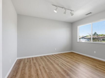 7436 Golden Oak Way, Sacramento, CA 95831 Photo