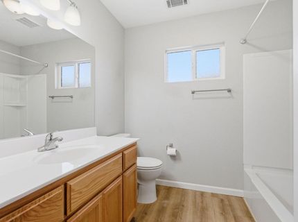 7436 Golden Oak Way, Sacramento, CA 95831 Photo