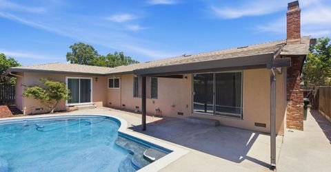 7436 Golden Oak Way, Sacramento, CA 95831 Photo
