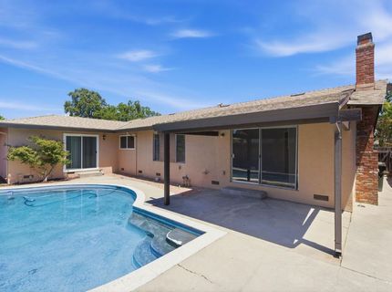 7436 Golden Oak Way, Sacramento, CA 95831 Photo