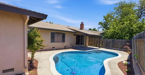 7436 Golden Oak Way, Sacramento, CA 95831 Photo