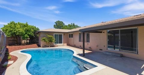 7436 Golden Oak Way, Sacramento, CA 95831 Photo