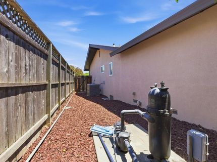 7436 Golden Oak Way, Sacramento, CA 95831 Photo