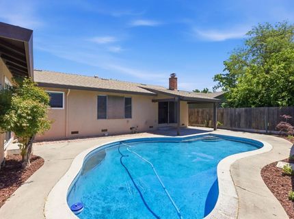 7436 Golden Oak Way, Sacramento, CA 95831 Photo