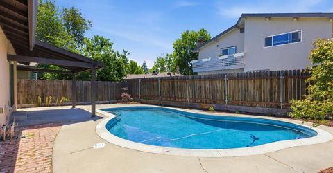 7436 Golden Oak Way, Sacramento, CA 95831 Photo