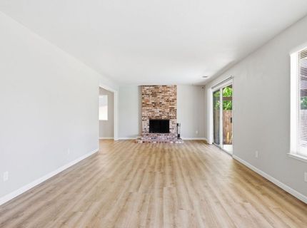 7436 Golden Oak Way, Sacramento, CA 95831 Photo
