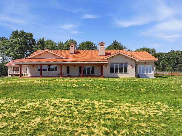5 Osgood Rd, Charlton, MA 01507