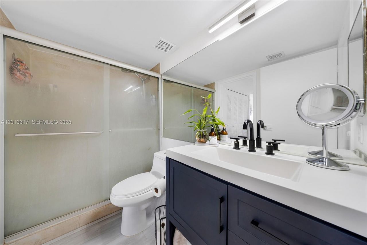 7601 E Treasure Dr , Unit 923, North Bay Village, FL 33141 Photo