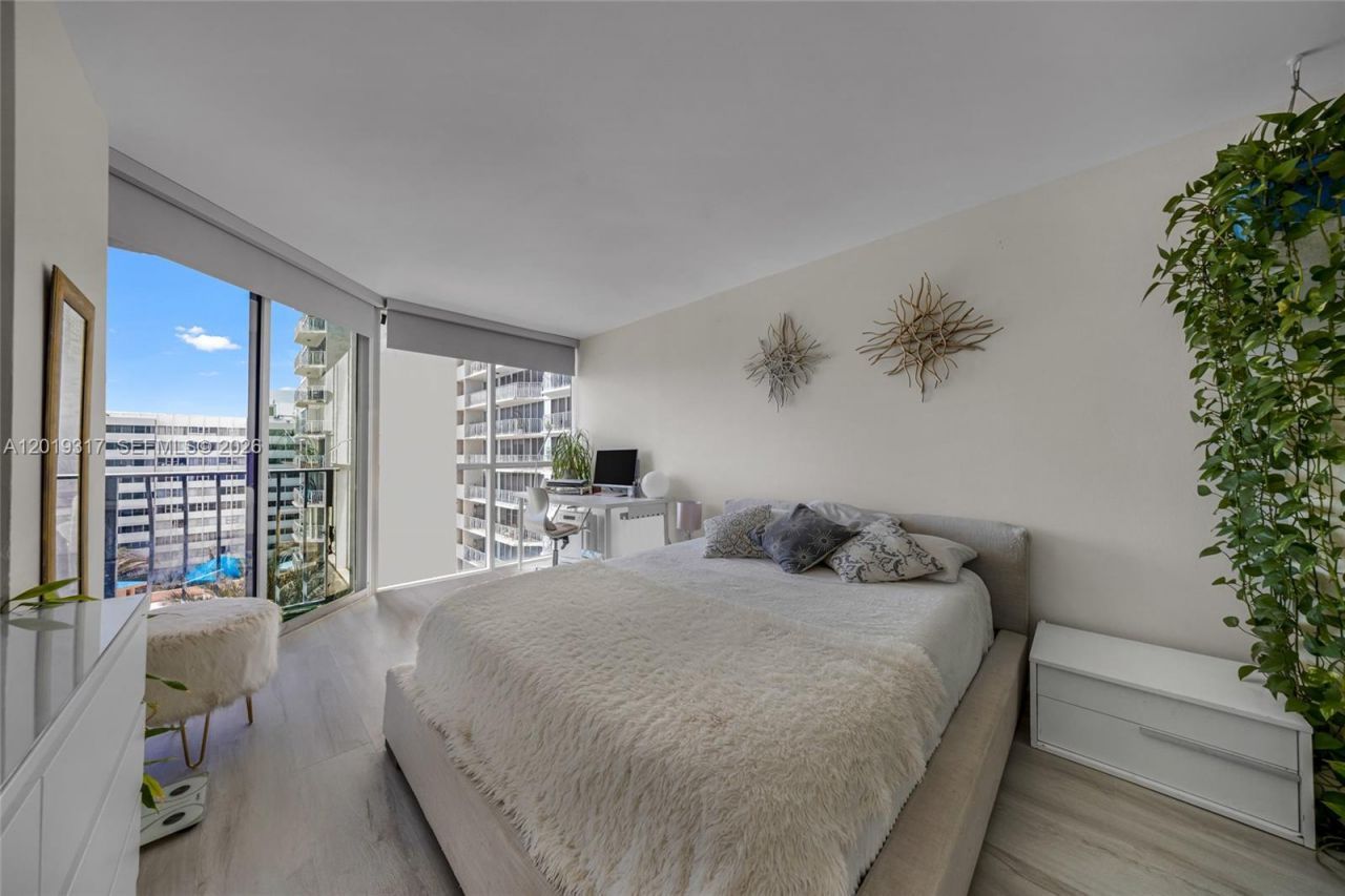 7601 E Treasure Dr , Unit 923, North Bay Village, FL 33141 Photo