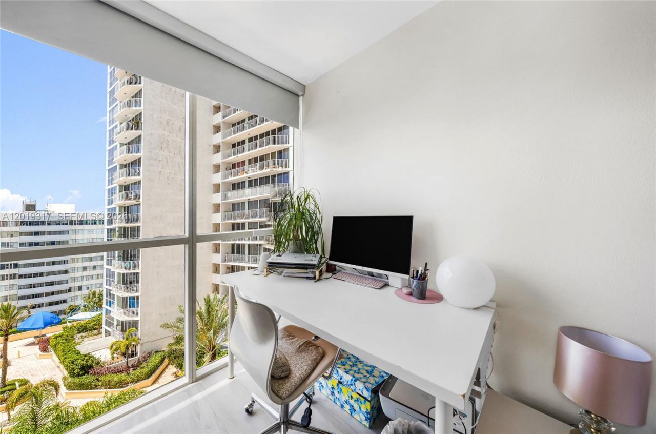 7601 E Treasure Dr , Unit 923, North Bay Village, FL 33141 Photo