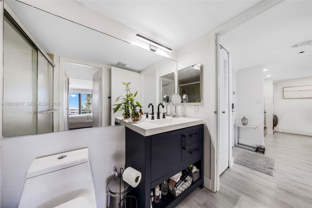 7601 E Treasure Dr , Unit 923, North Bay Village, FL 33141 Photo