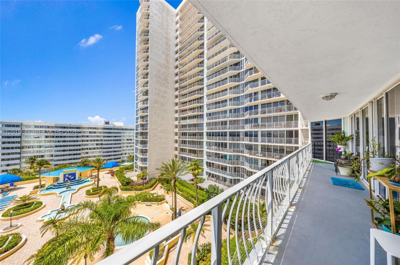 7601 E Treasure Dr , Unit 923, North Bay Village, FL 33141 Photo